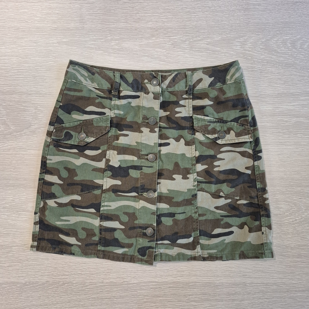 Camouflage Button-Front Skirt